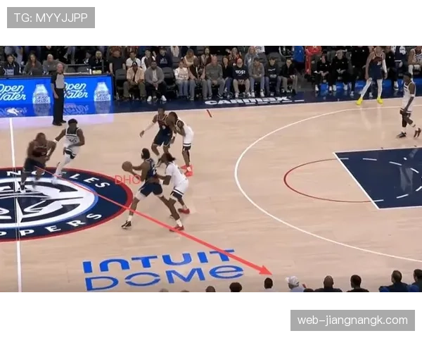 杰·伦·杰克逊二世三分拉升进攻输出，战术挡拆制造投篮空间明显提升球队得分效率