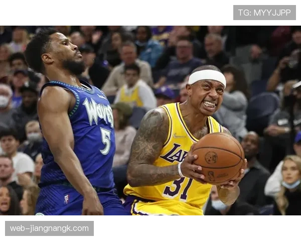 佩科维奇挡拆拉开防守空挡提升内线得分效率