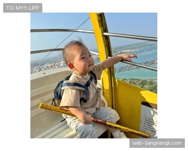 郑思维训练完直接拎爱马仕去接娃，这反差谁懂啊
